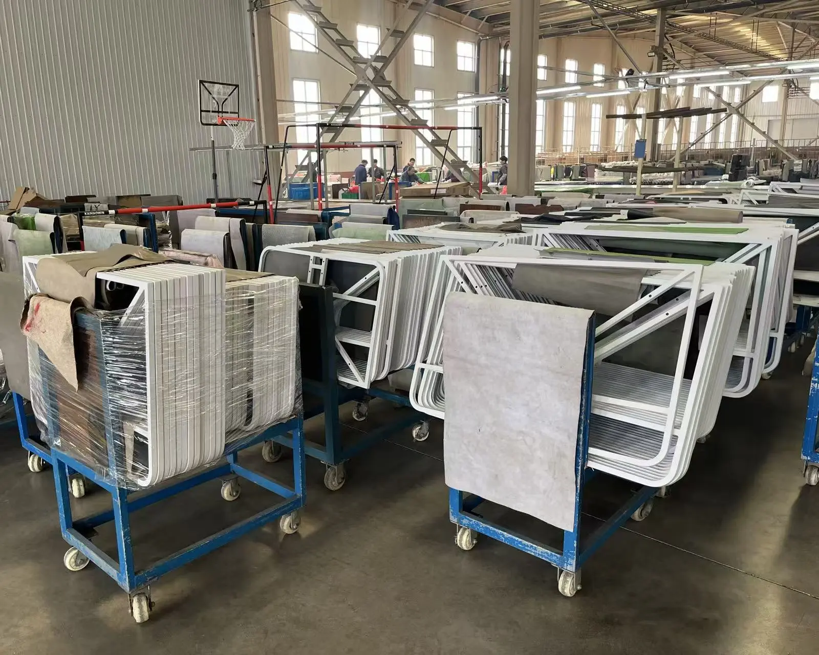 Our company visited and exchanged with a well-known sports goods manufacturing factory to empower quality improvement