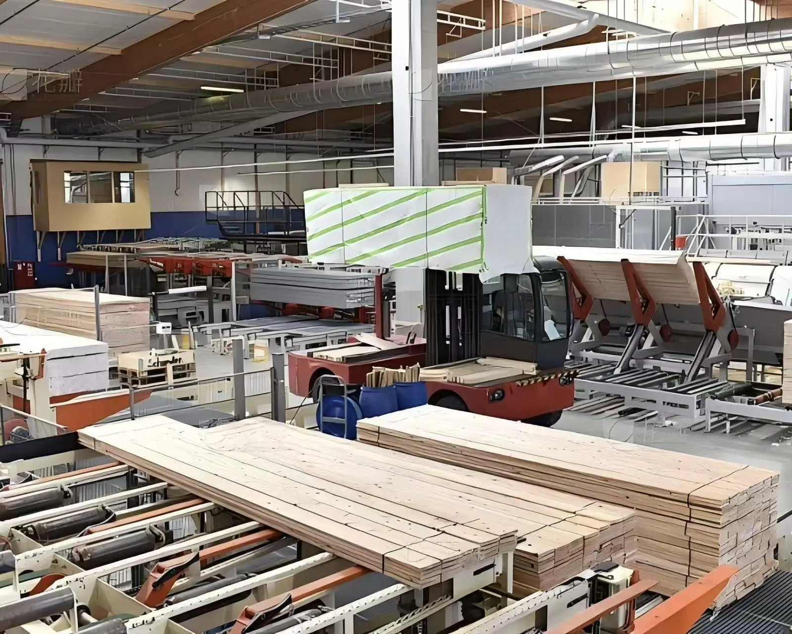 Strong alliances expand the global market! Our company has signed a contract with a high-end SPC wooden flooring factory